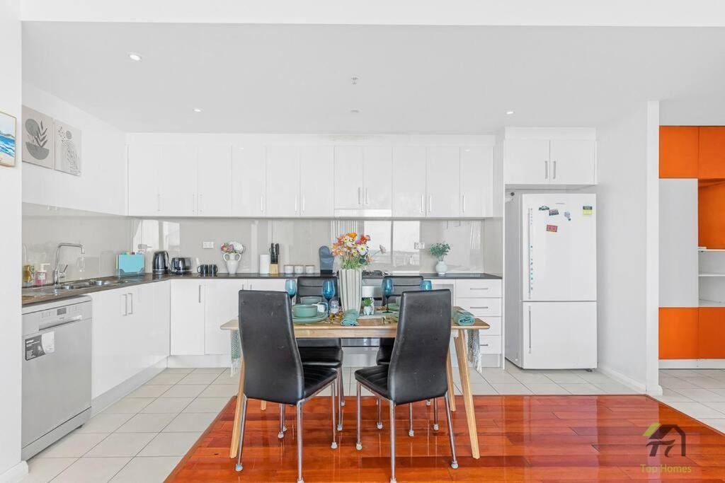 Apartment Convenient In Parramatta *
